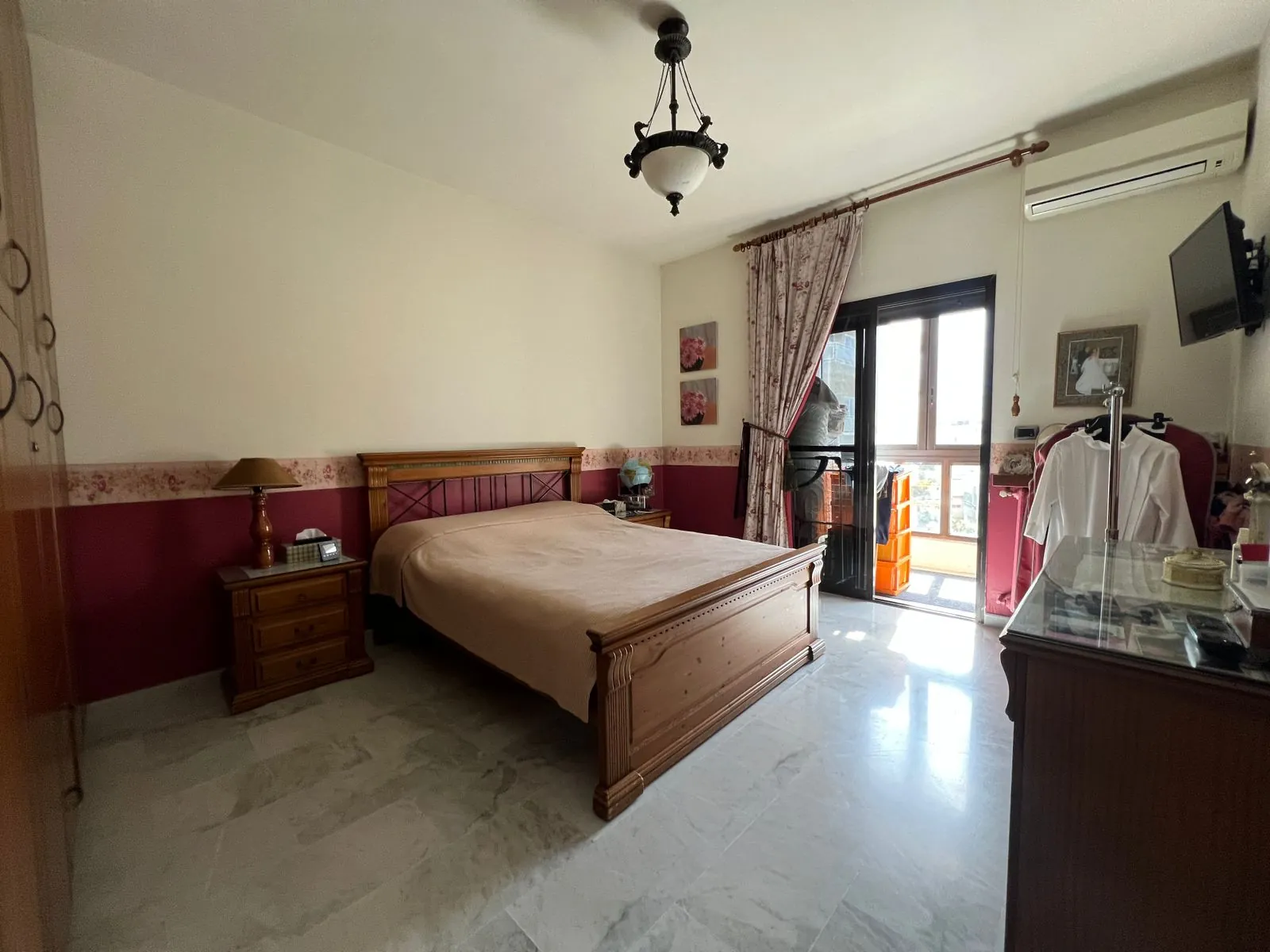Beautiful Apartment with City View For Sale in Hazmieh, Mar Takla — الصورة 9