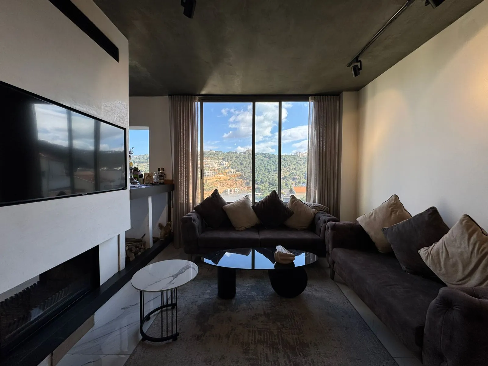 Fully Furnished Decorated Duplex With Open Mountain View For Sale in Mansourieh — الصورة 3