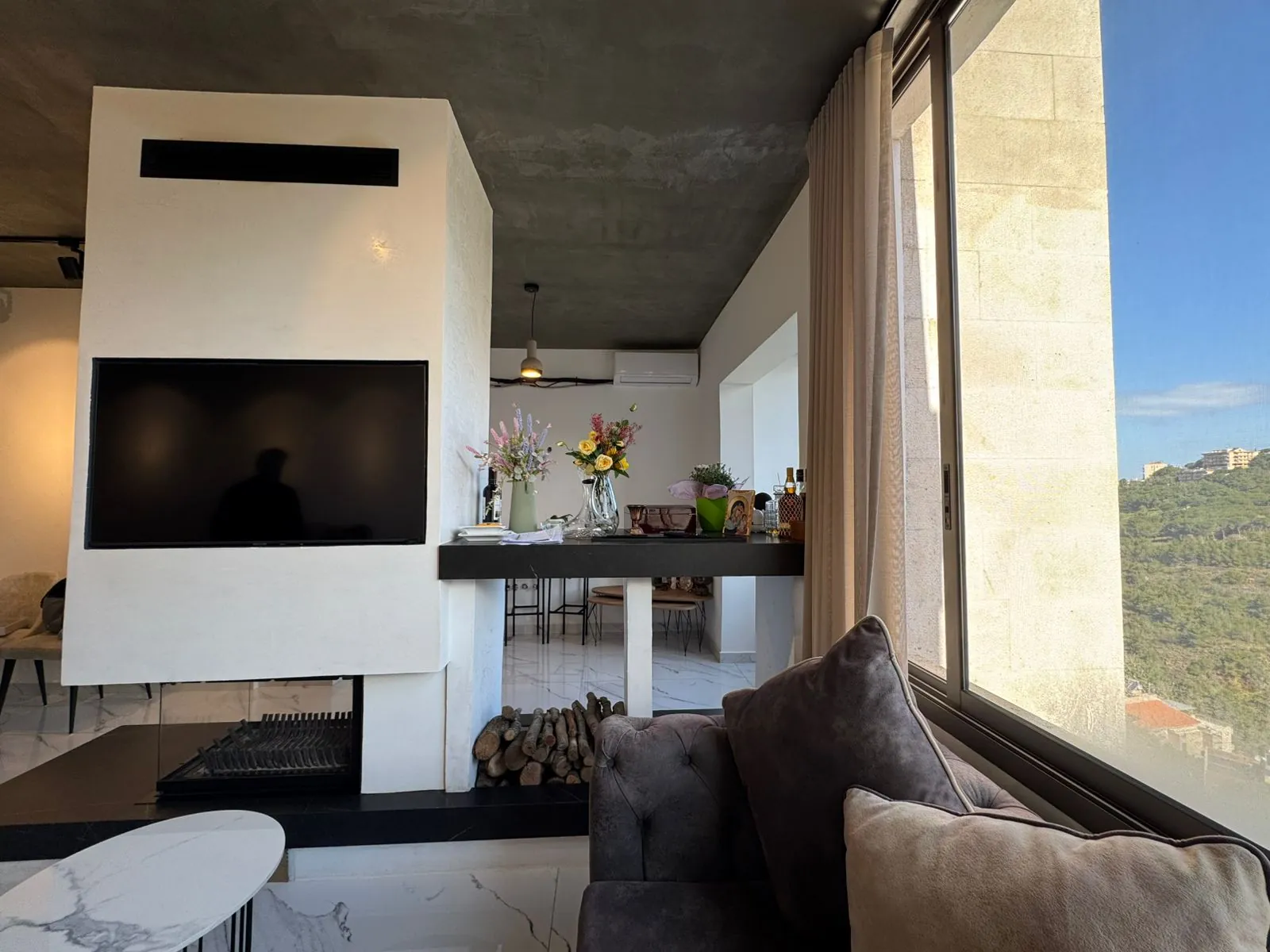 Fully Furnished Decorated Duplex With Open Mountain View For Sale in Mansourieh — الصورة 4