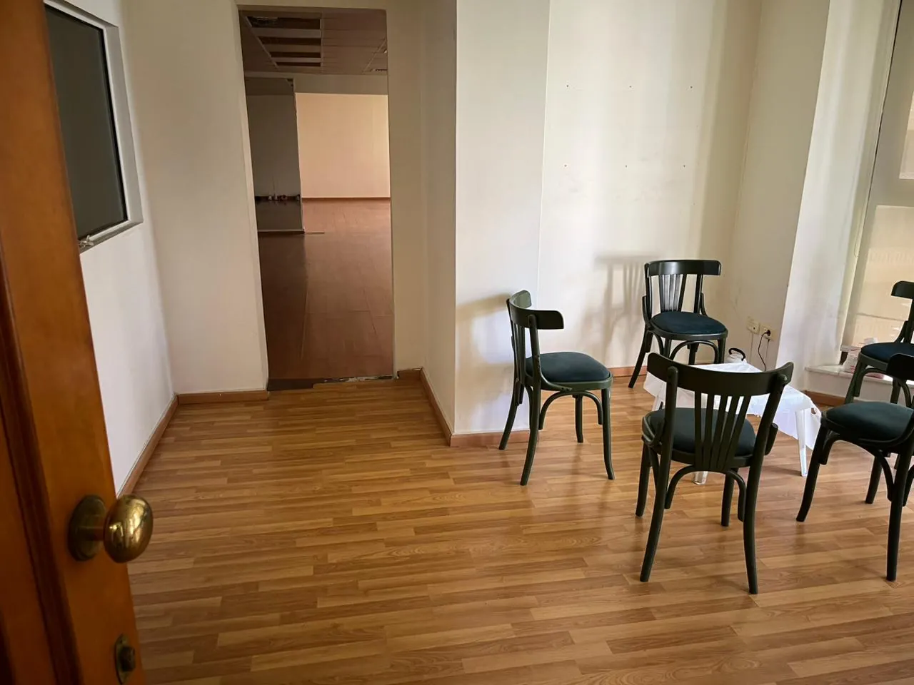 220 SQM Office For Rent in Sadat, Ras Beirut — الصورة 3