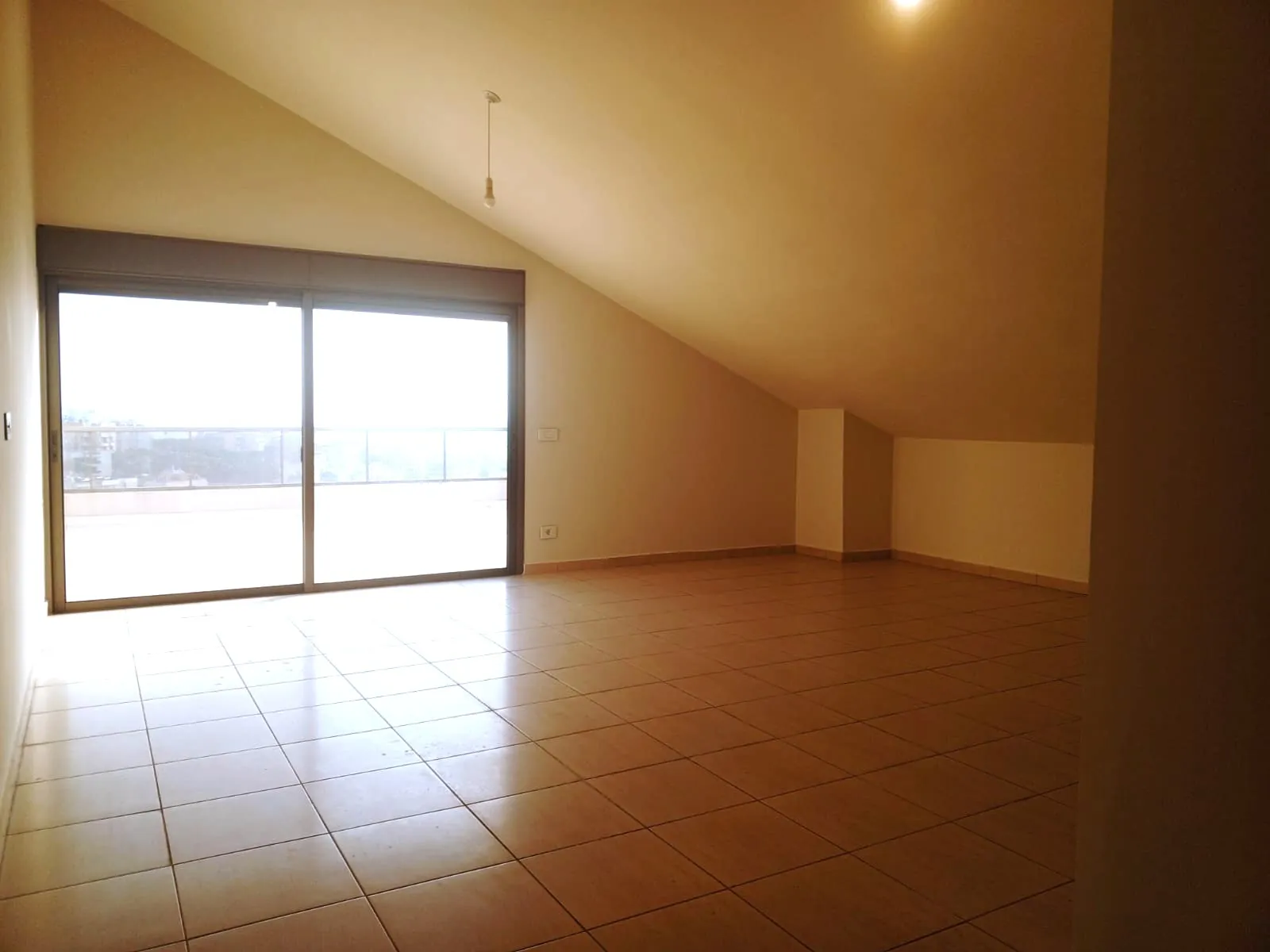 Spacious Apartment with Roof Terrace & Sea View For Rent in Aoukar — الصورة 3