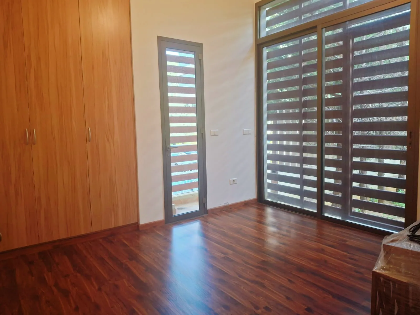 Furnished 2-Bedroom Apartment with Garden For Sale in Aoukar Bellevue — الصورة 5