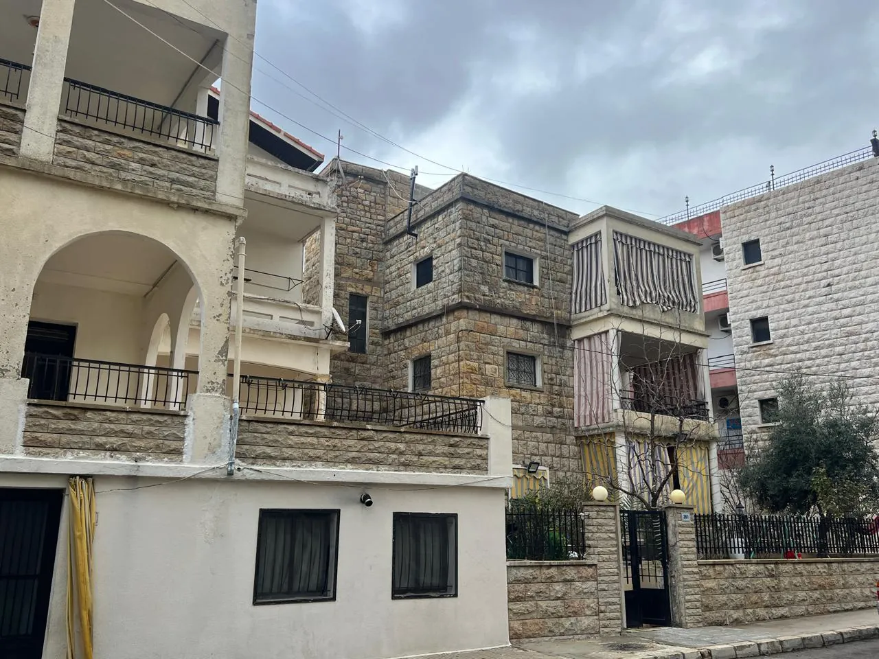 A 1,090 SQM Building For Sale in Bhamdoun — الصورة 4