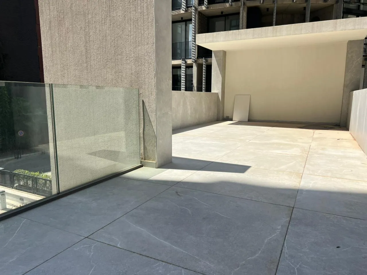 3-Bedroom Loft with Terrace For Sale in Achrafieh, Soho — الصورة 2