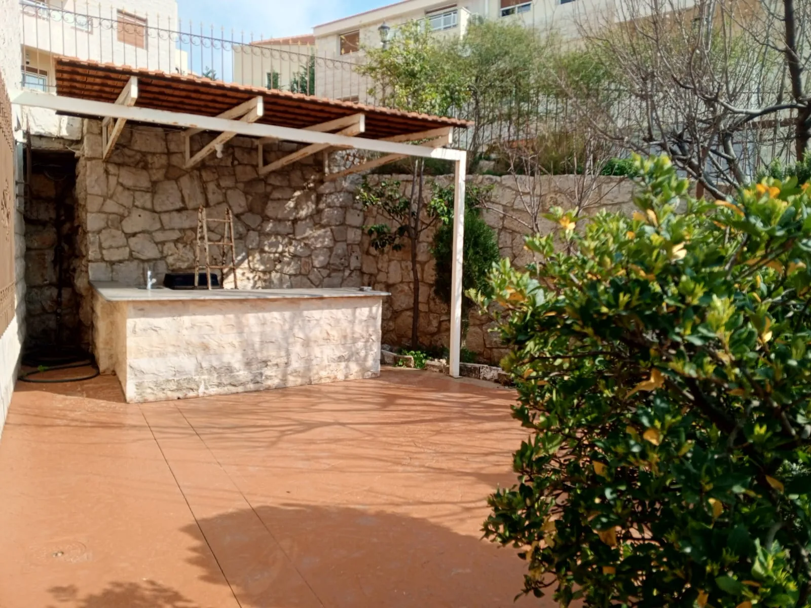 Triplex Villa with Terrace and Sea & Mountain view For Sale in in Edde, Jbeil — الصورة 4