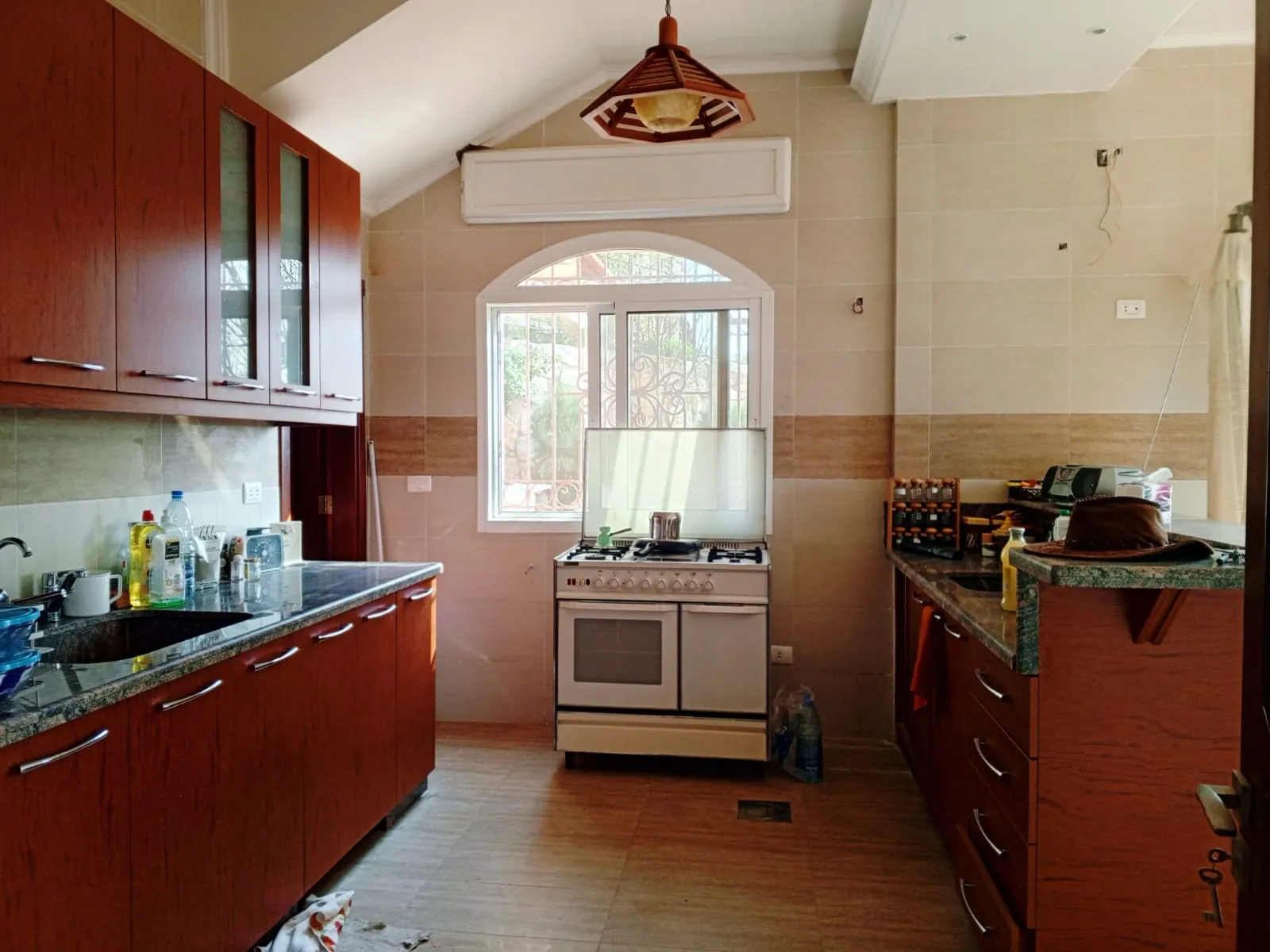 Triplex Villa with Terrace and Sea & Mountain view For Sale in in Edde, Jbeil — الصورة 5