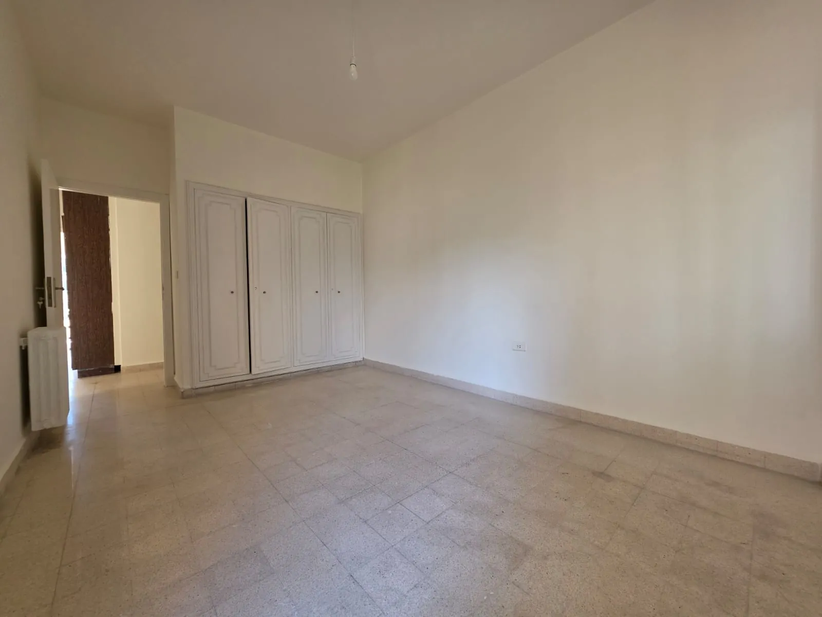 Spacious Apartment For Sale in Horsh Tabet — photo 2