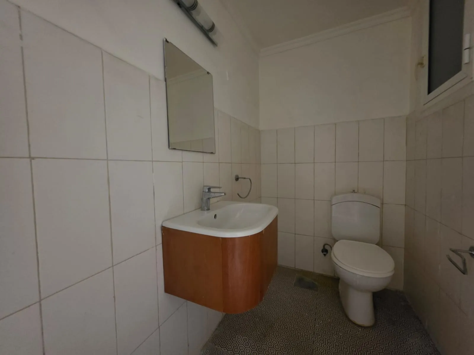 Spacious Apartment For Sale in Horsh Tabet — photo 3