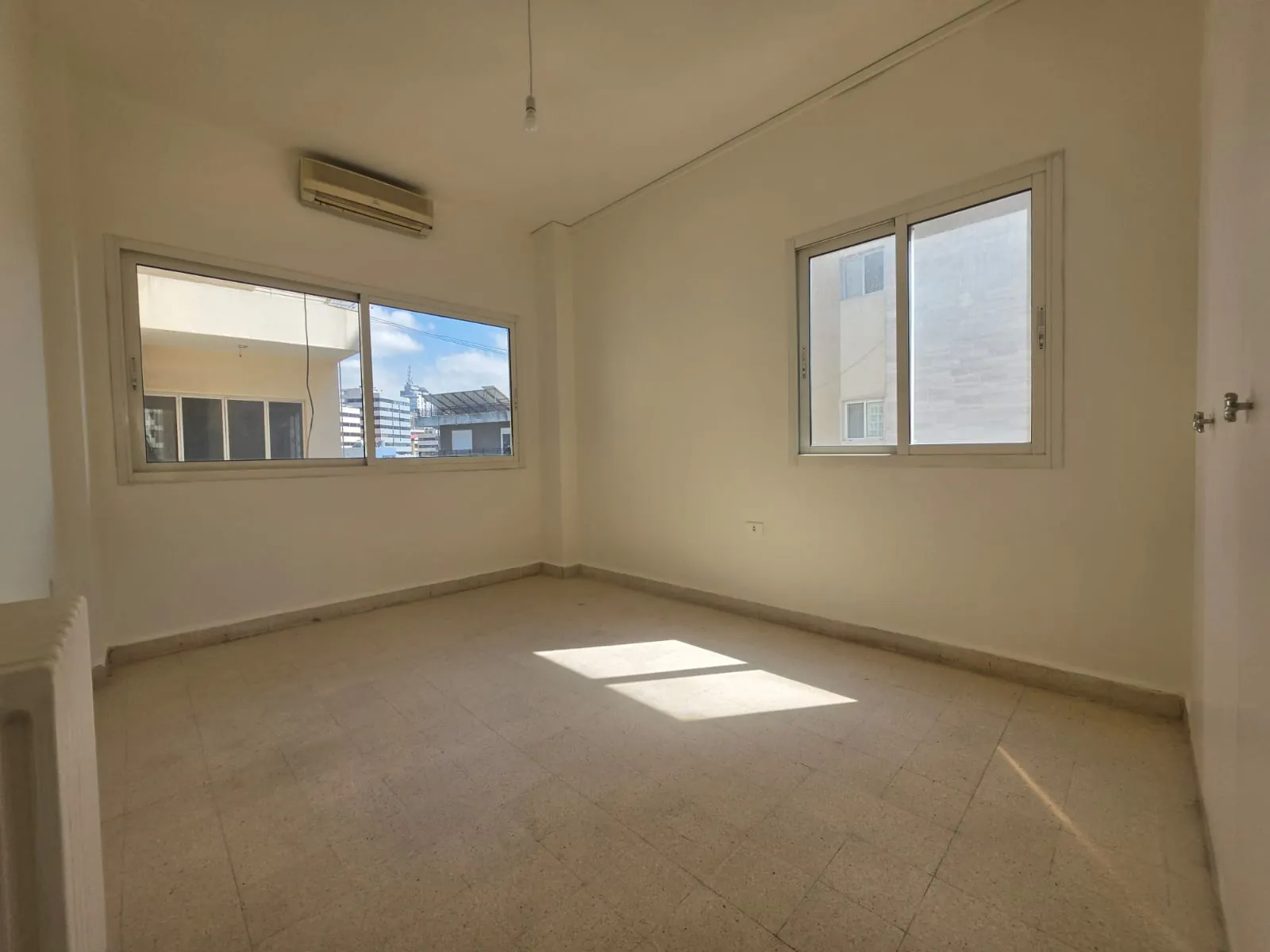 Spacious Apartment For Sale in Horsh Tabet — photo 7