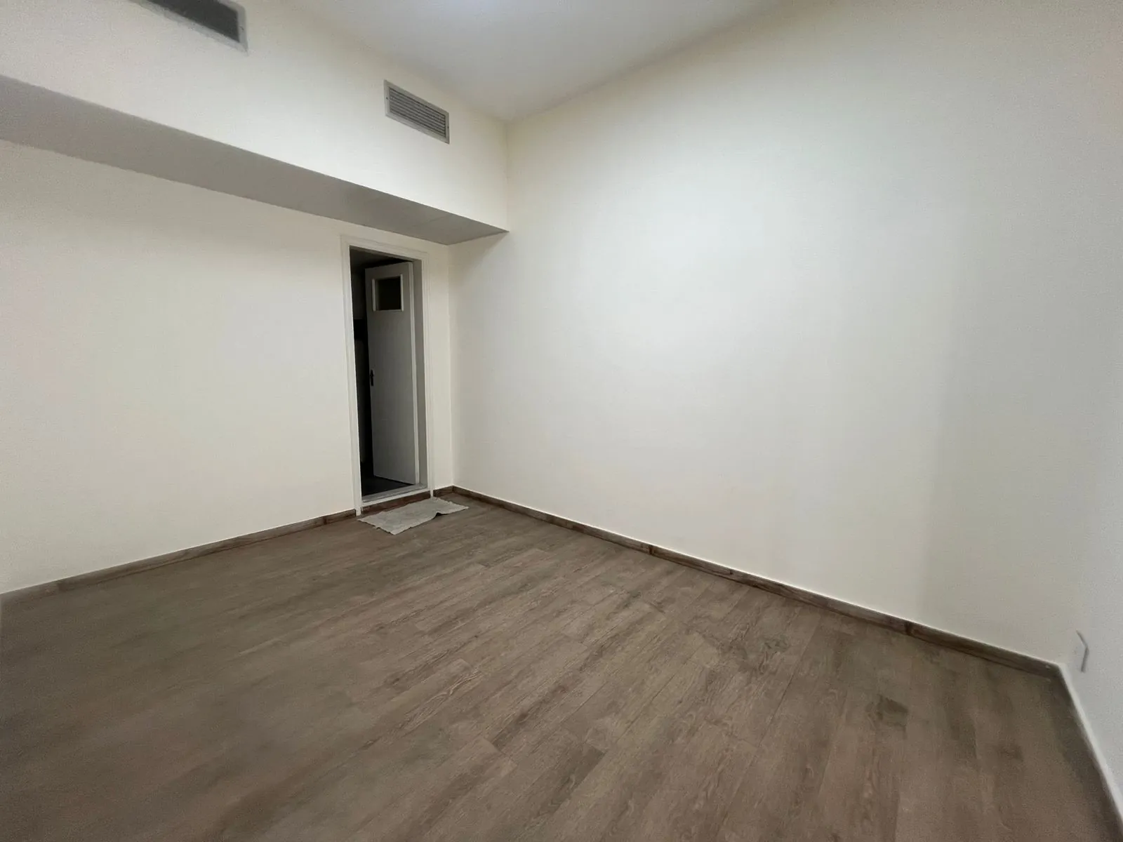80 SQM Polyclinic For Rent in Achrafieh, Roum — photo 5