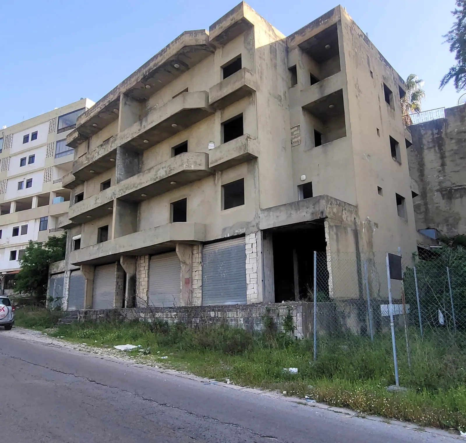 An Under-Construction Building For Sale in Halat — الصورة 2