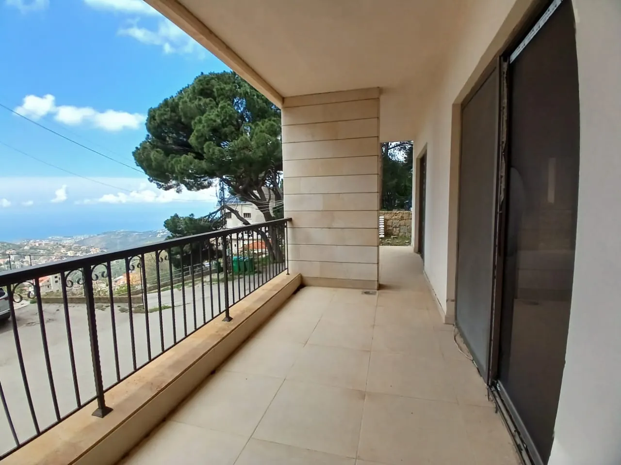 3-Bedroom Apartment with Terrace in Calm Area For Sale in Beit Chabeb — الصورة 2