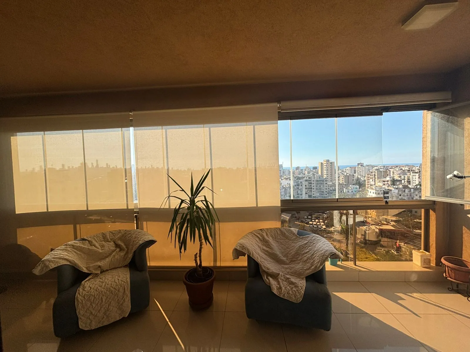 An Unfurnished Apartment For Sale in Jdeideh — الصورة 2