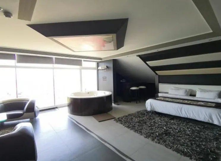 Great Investment! 9-Floors Luxury Hotel For Sale in Haret Sakher — الصورة 3