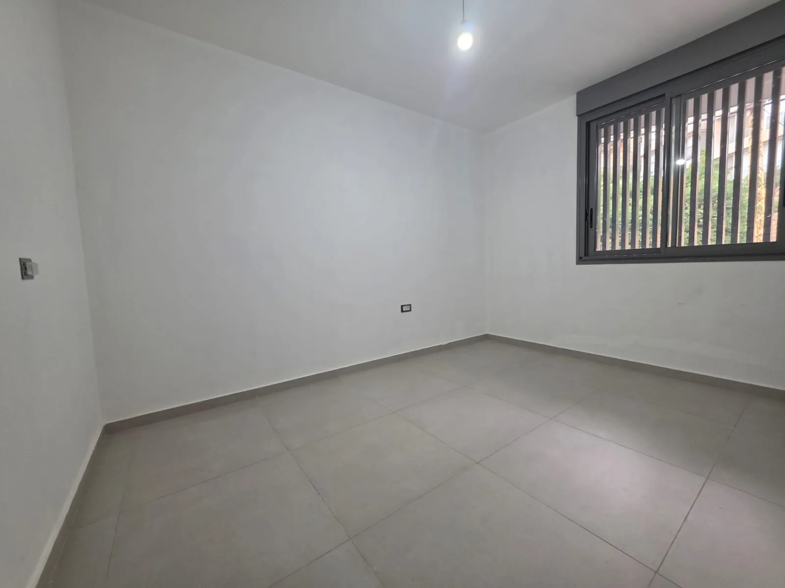 Beautiful Apartment For Sale in A High-End Building in Hazmieh — الصورة 5