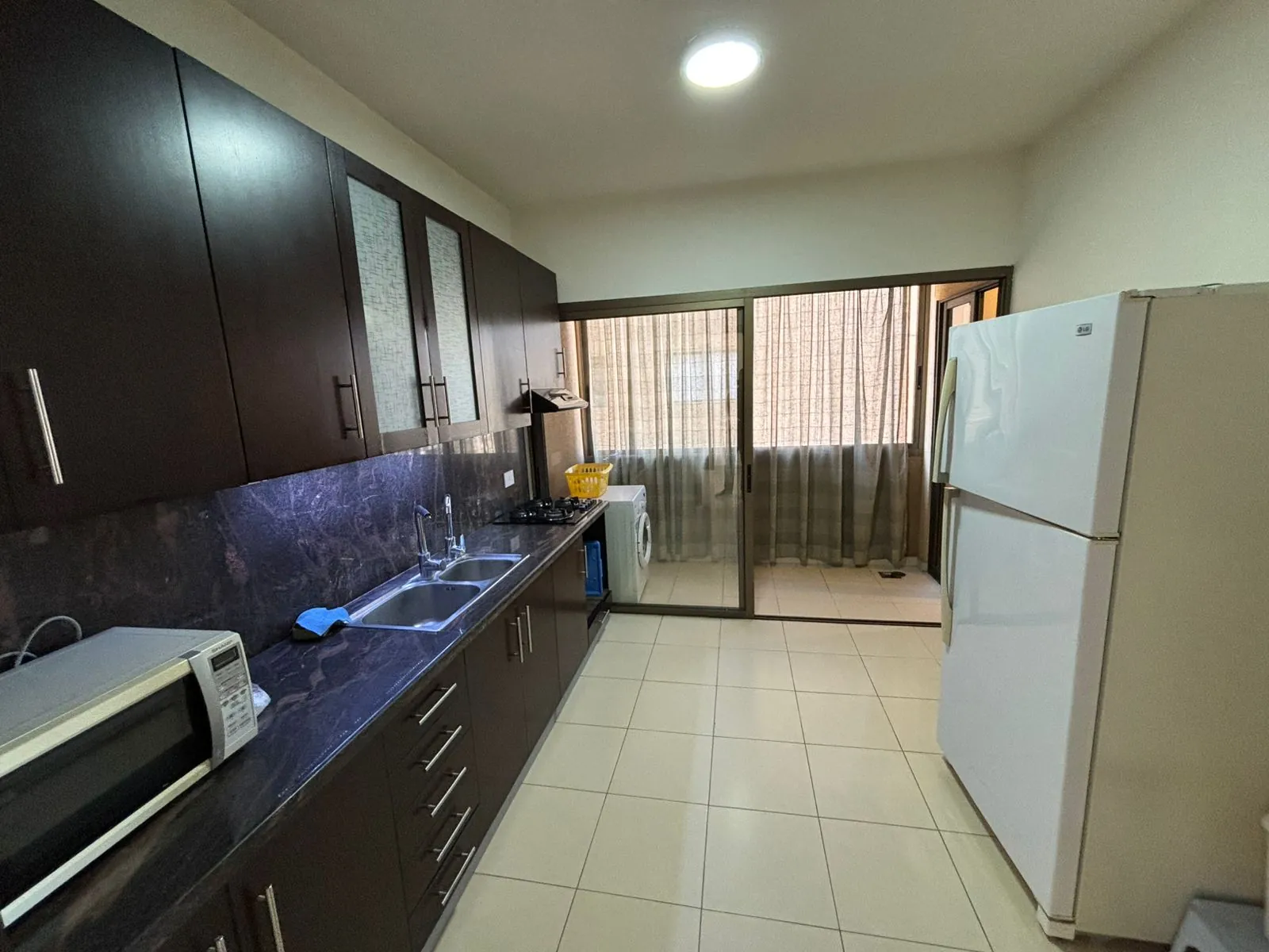 Semi-Furnished Apartment For Sale in Jdeideh — الصورة 4
