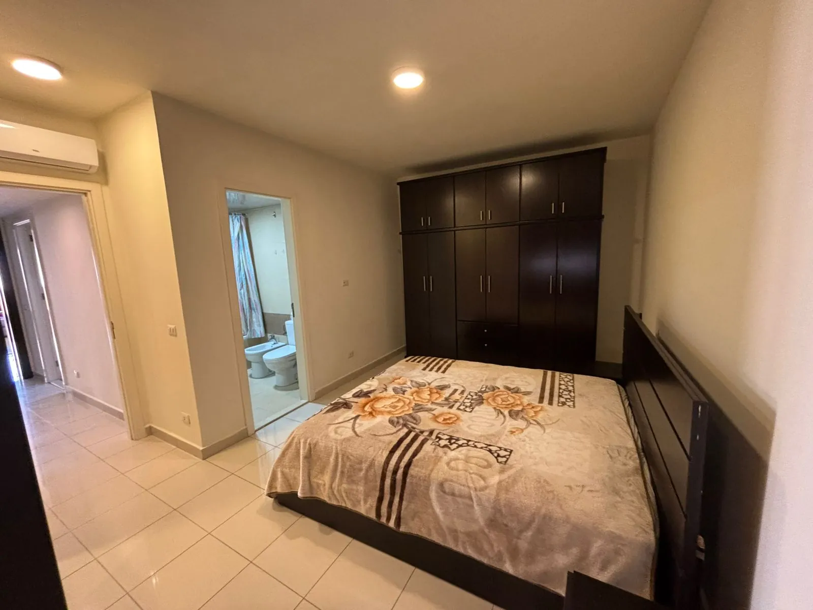 Semi-Furnished Apartment For Sale in Jdeideh — الصورة 5