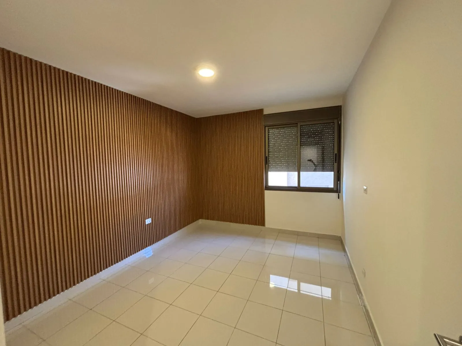 Semi-Furnished Apartment For Sale in Jdeideh — الصورة 7