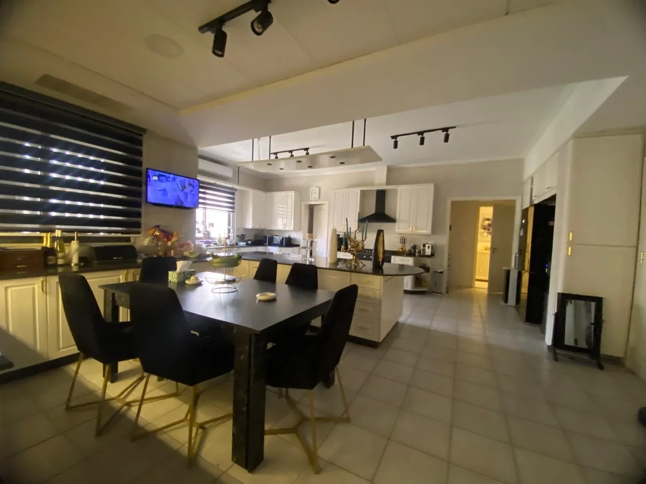 Luxury Living! Unfurnished 3-Bedroom Apartment For Rent in Uneso — الصورة 9