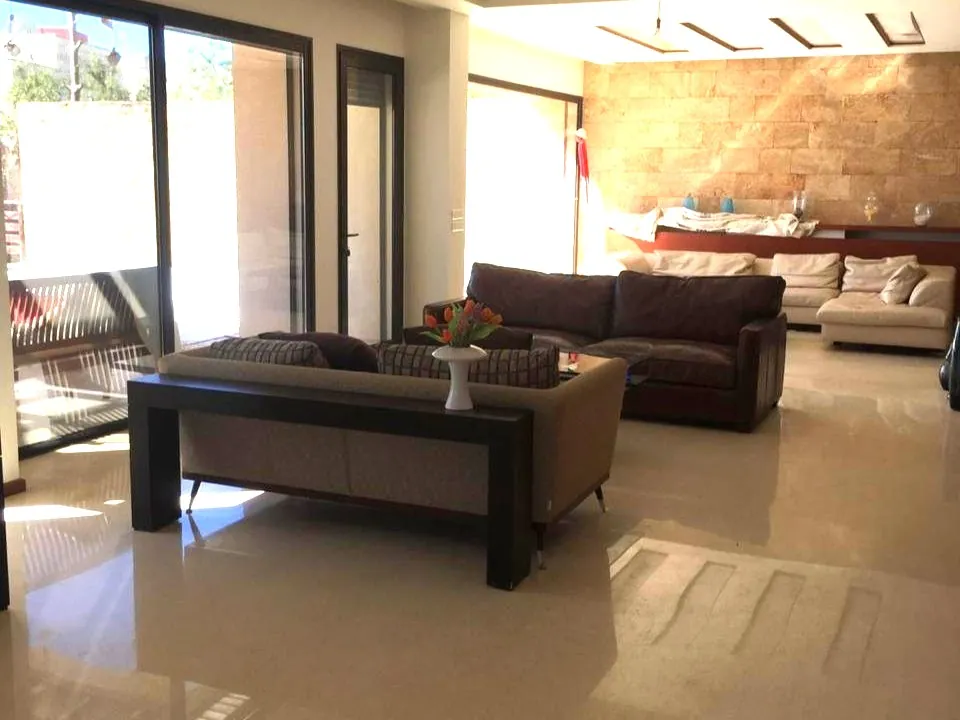 Furnished Villa With Garden & Mountain View For Rent in Shalimar, Baabdat — الصورة 5