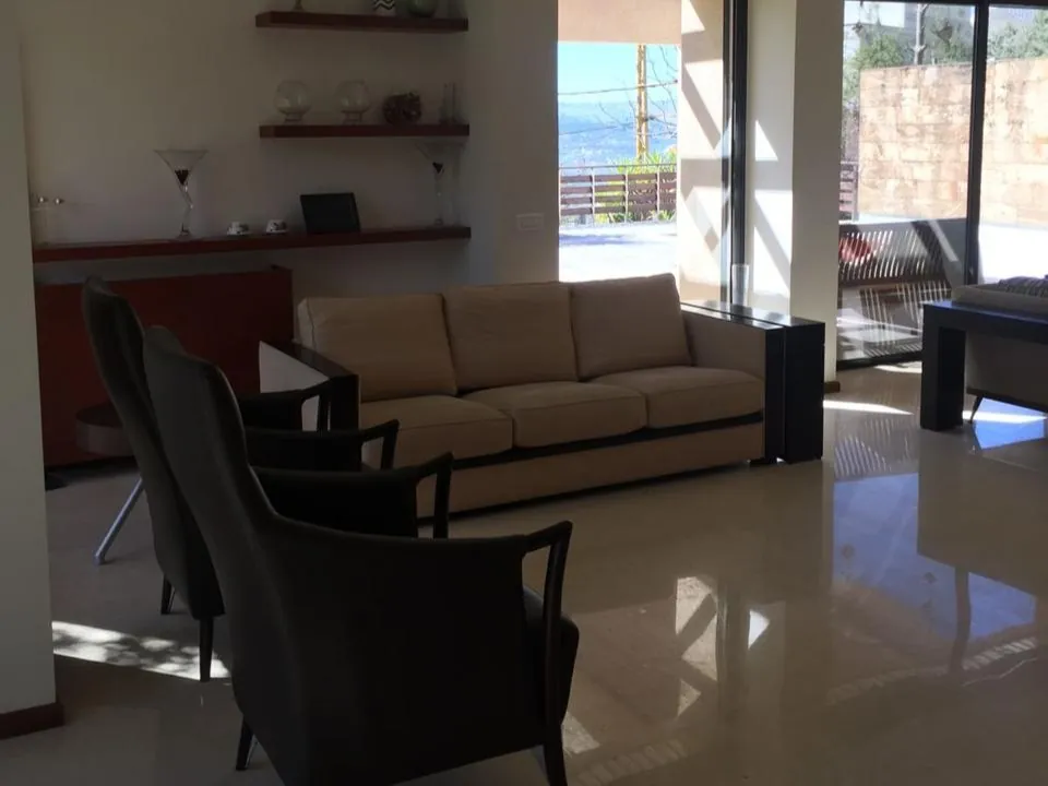 Furnished Villa With Garden & Mountain View For Rent in Shalimar, Baabdat — الصورة 9