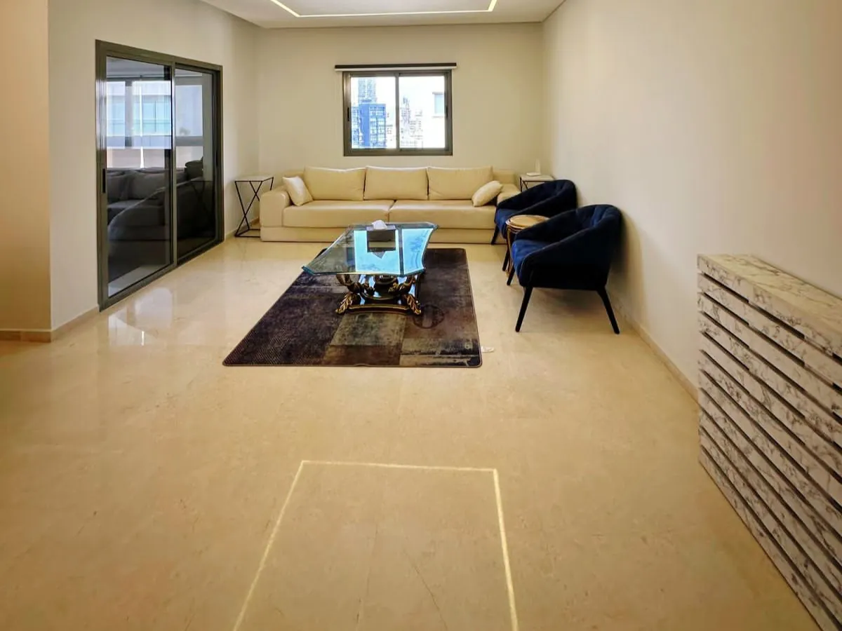 Furnished Apartment with Mountain View For Sale in Achrafieh, Sodeco — الصورة 3