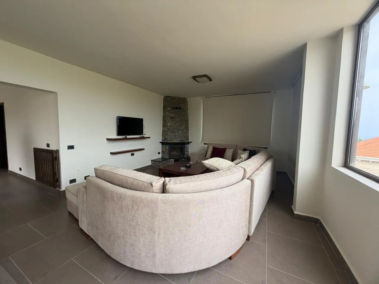 Spacious Duplex With Terrace For Rent in Simar Jbeil, Batroun — الصورة 3