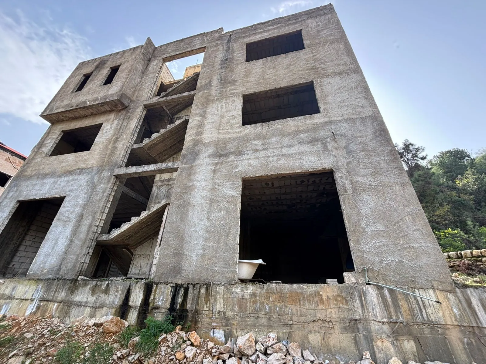Core And Shell Villa With Garden For Sale In Aoukar — الصورة 3