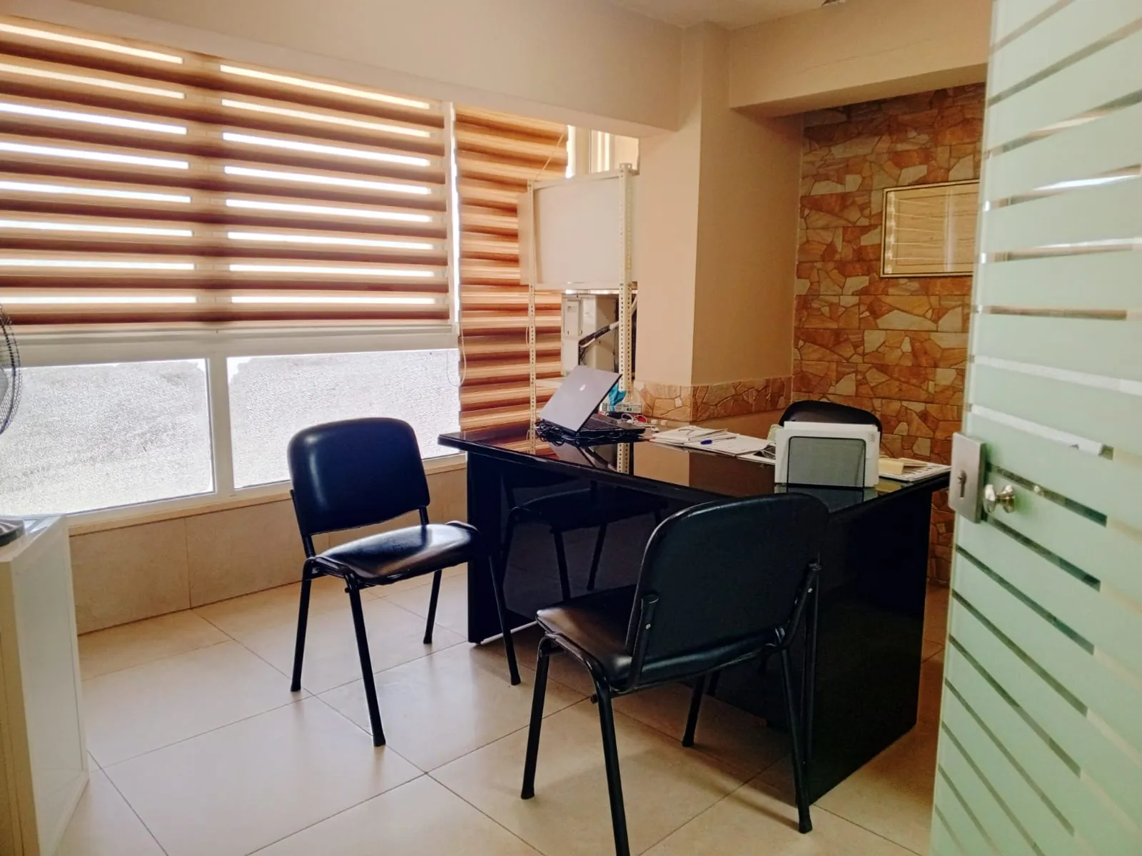 A 65 SQM Office For Sale In A Prime Location In Okaybe — الصورة 2
