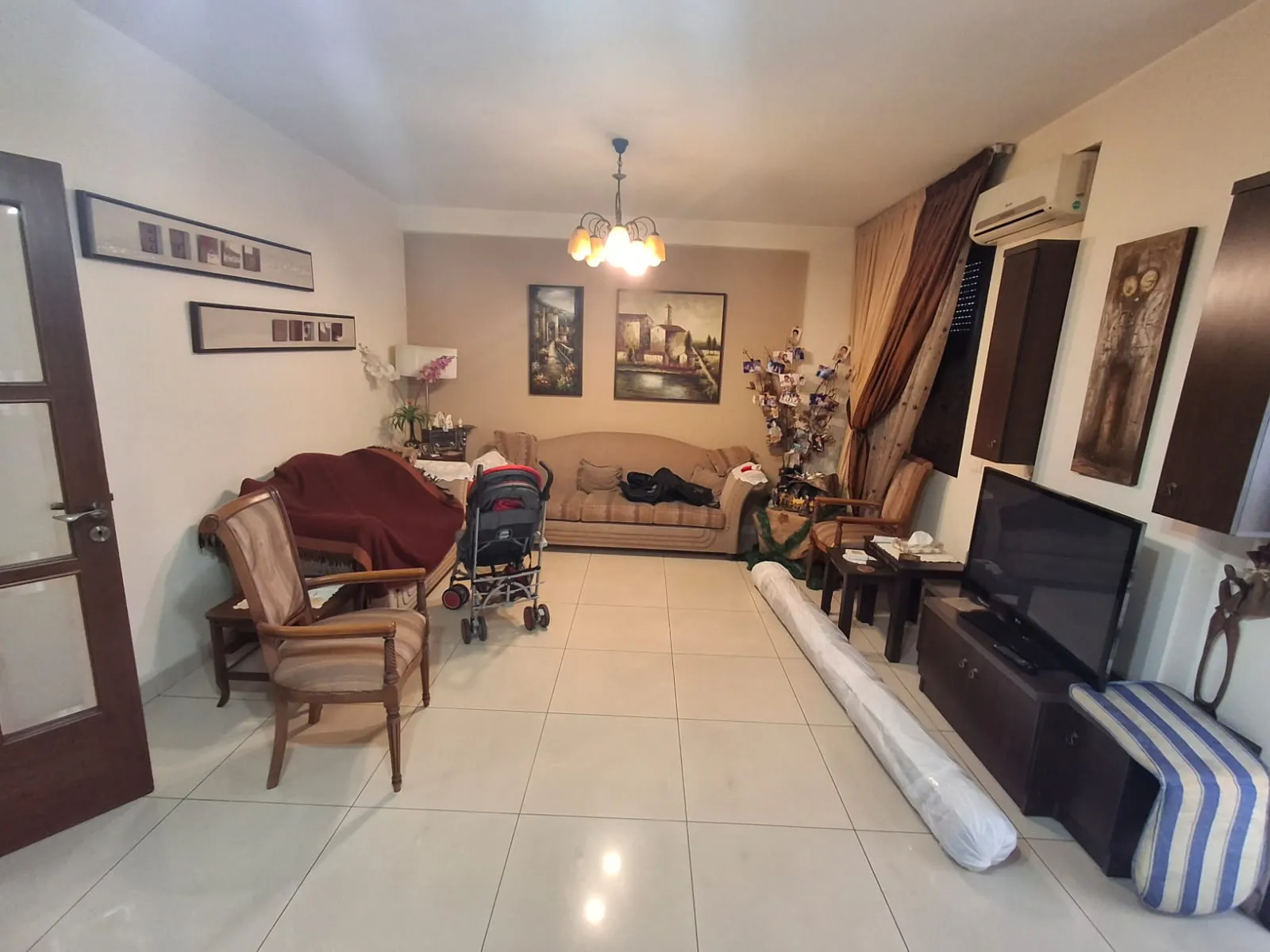 2-Bedroom Apartment For Sale in Achrafieh, Hay Al Seryane — الصورة 2