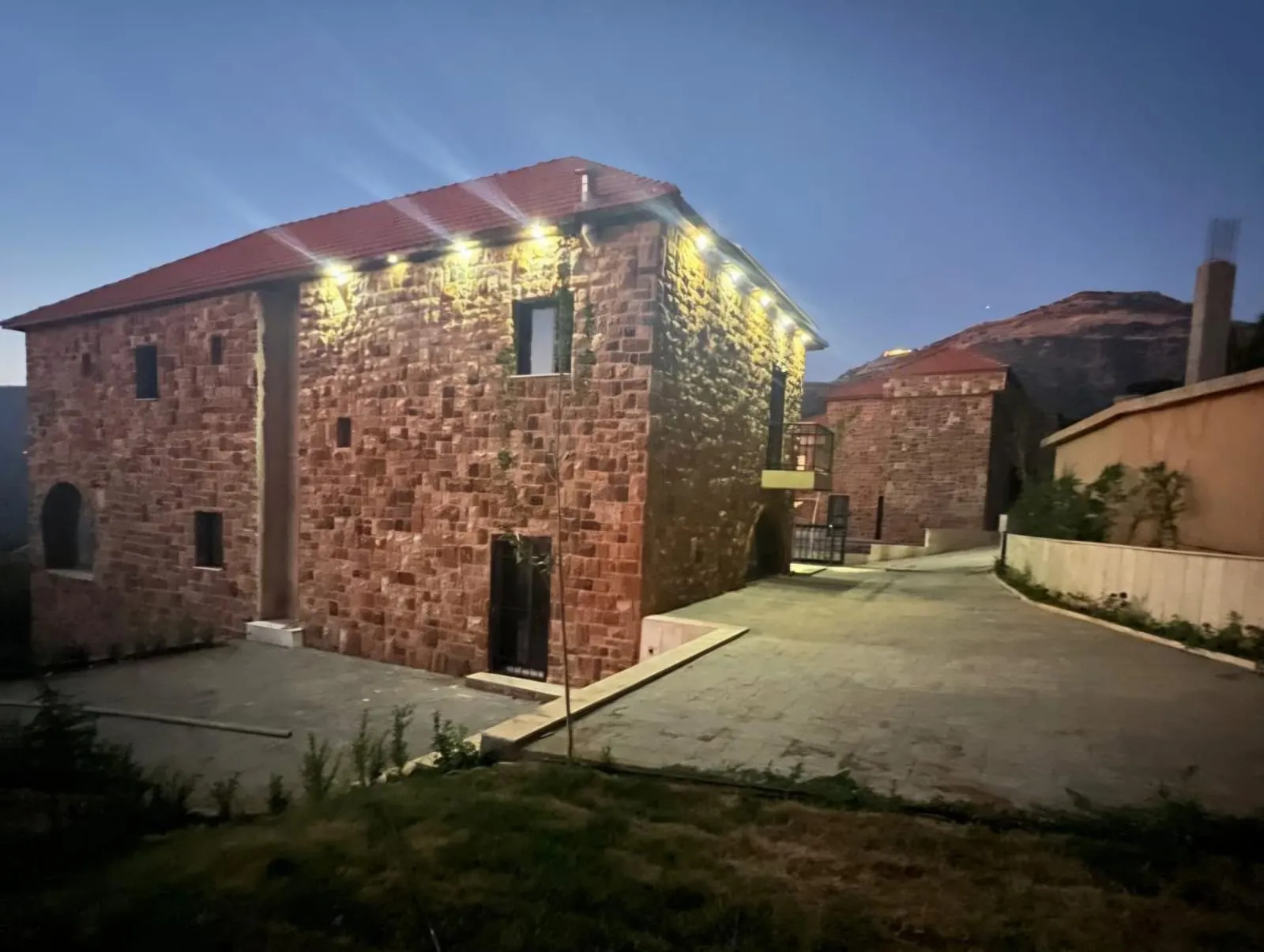 An Under-Construction Villa With Garden And Terrace For Sale in Baskinta — photo 2