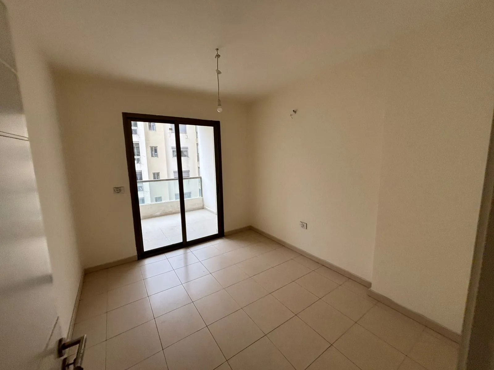 Brand New Apartment For Sale in Jal El Dib — الصورة 4