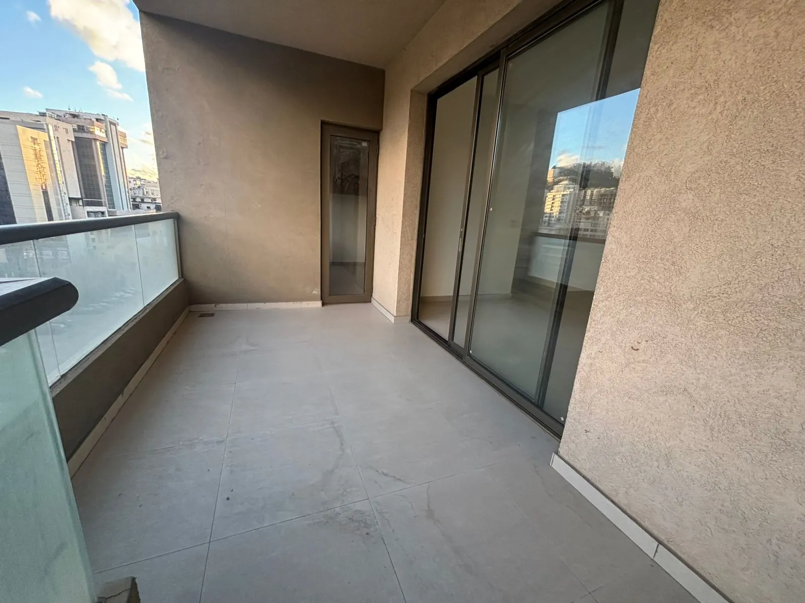 Beautiful Apartment For Sale in Jal El Dib — الصورة 2