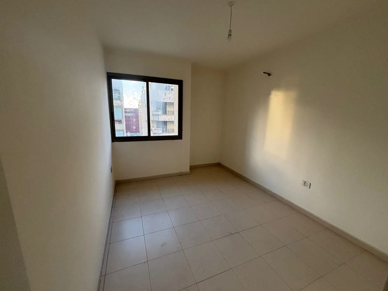 Beautiful Apartment For Sale in Jal El Dib — الصورة 5