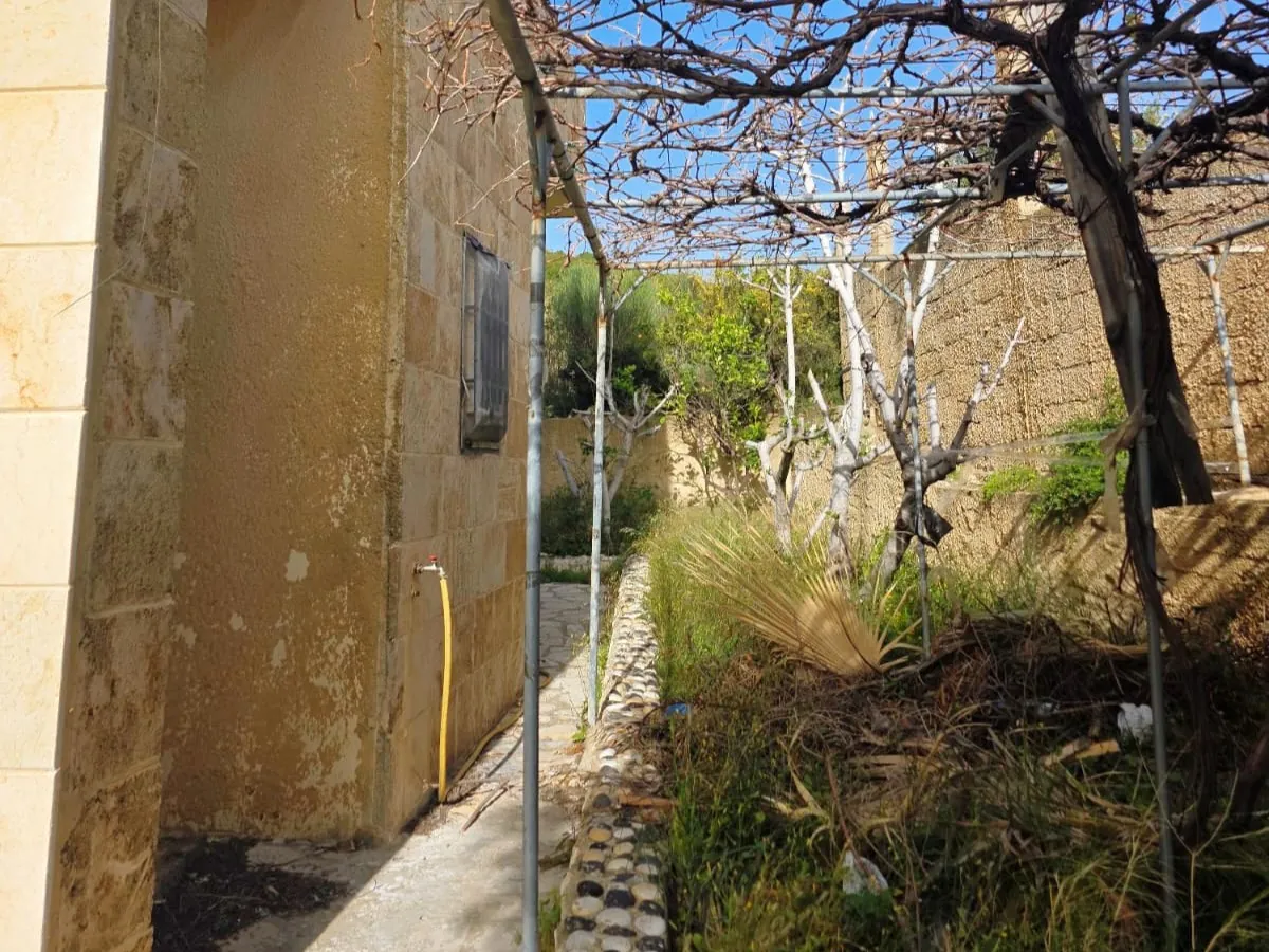 Beautiful Duplex Villa with Open Sea View For Sale in Barbara, Jbeil — الصورة 2