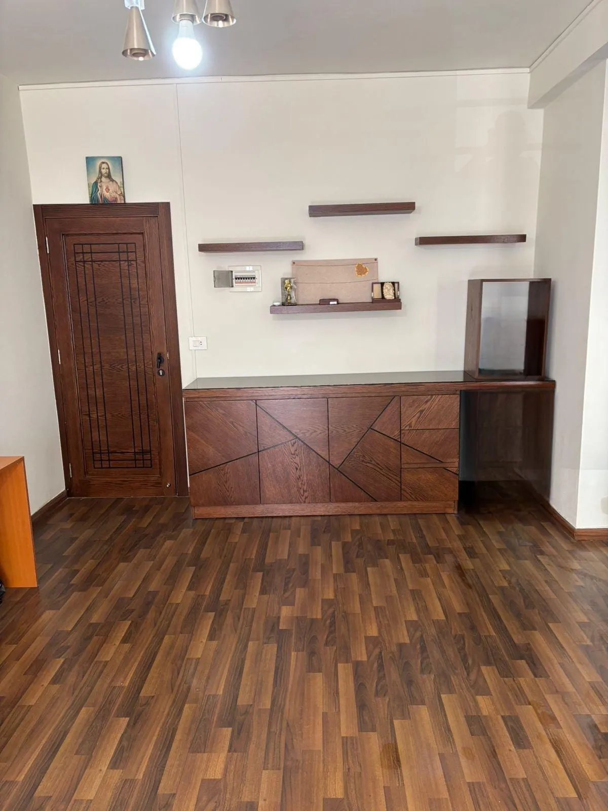 Fully Furnished Office For Rent in Mtayleb