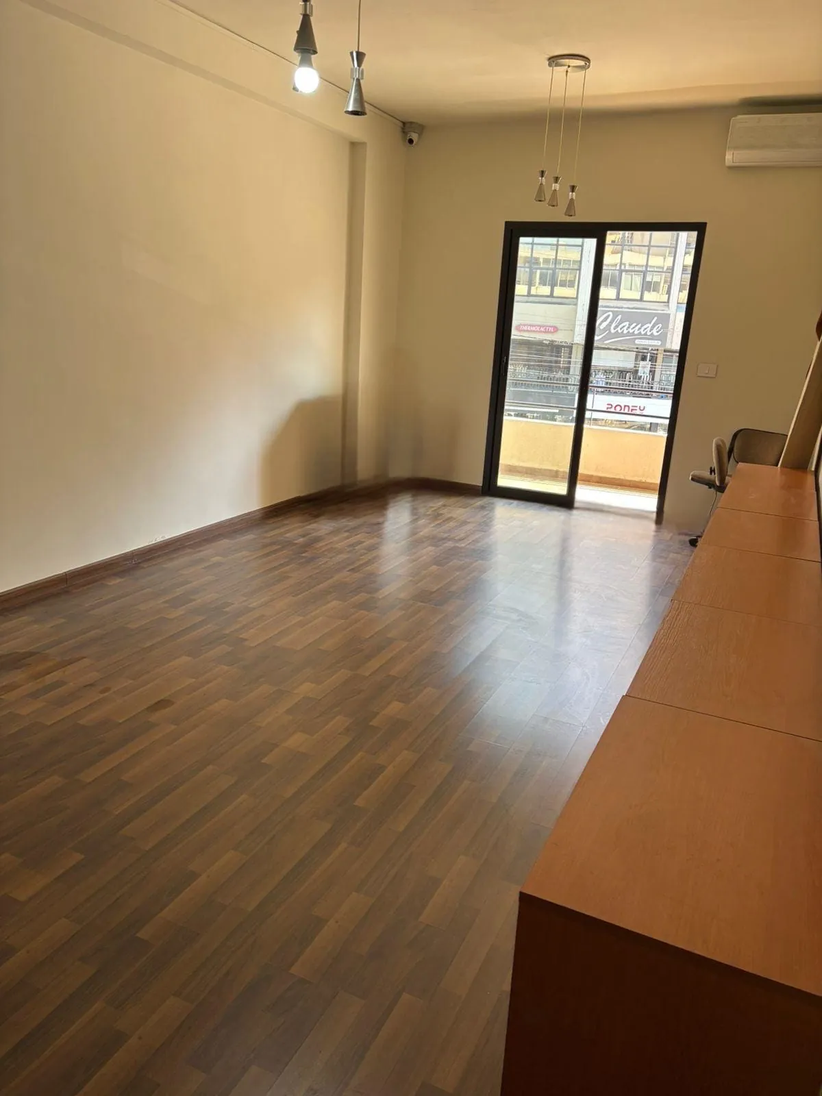 Fully Furnished Office For Rent in Mtayleb — الصورة 2