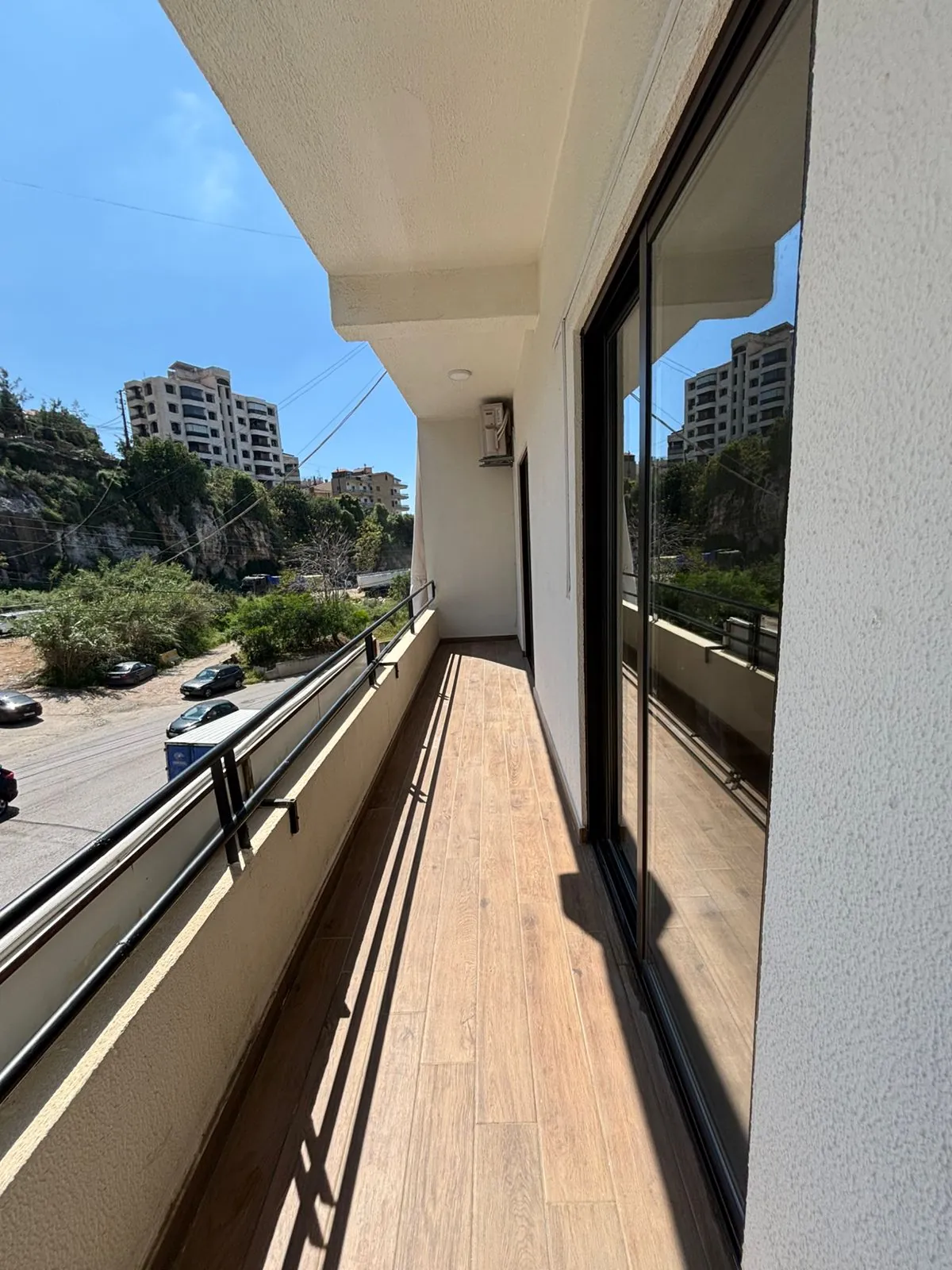 Fully Furnished Office For Rent in Mtayleb — الصورة 3