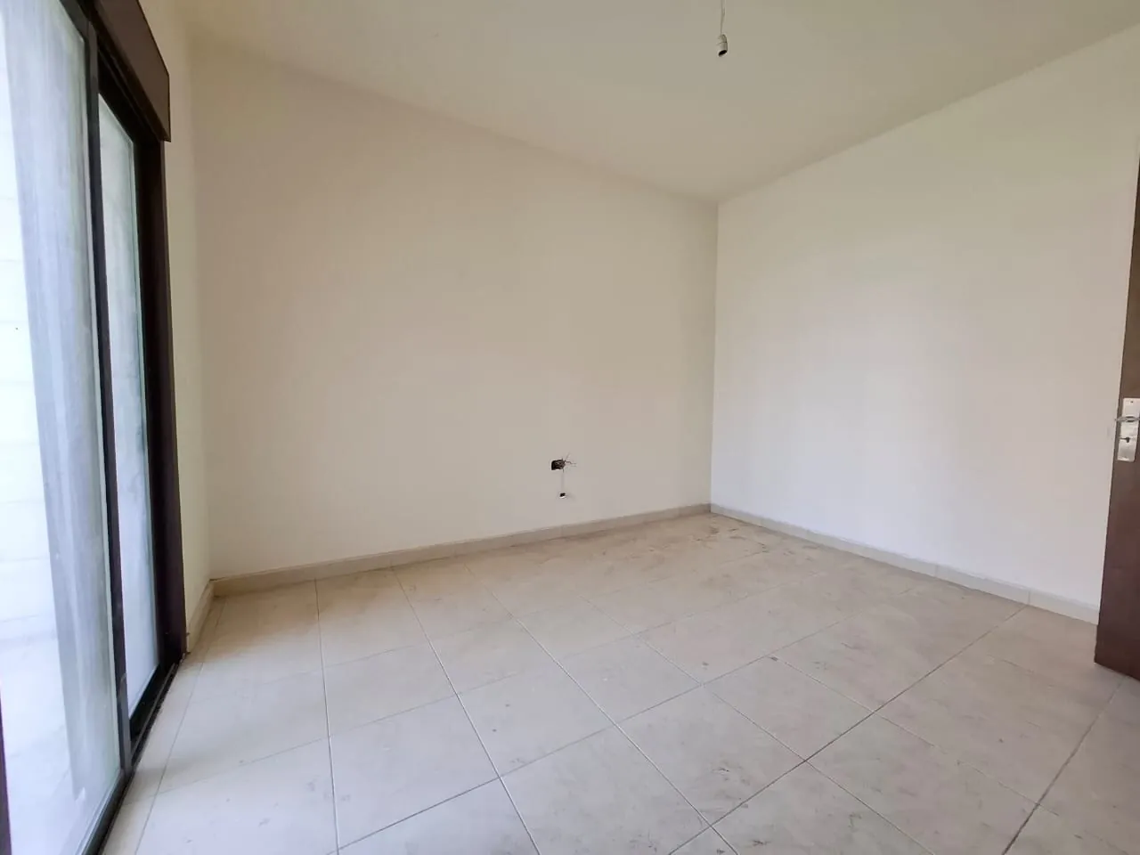 3-Bedroom Apartment with Sea View For Sale in Adma — الصورة 7