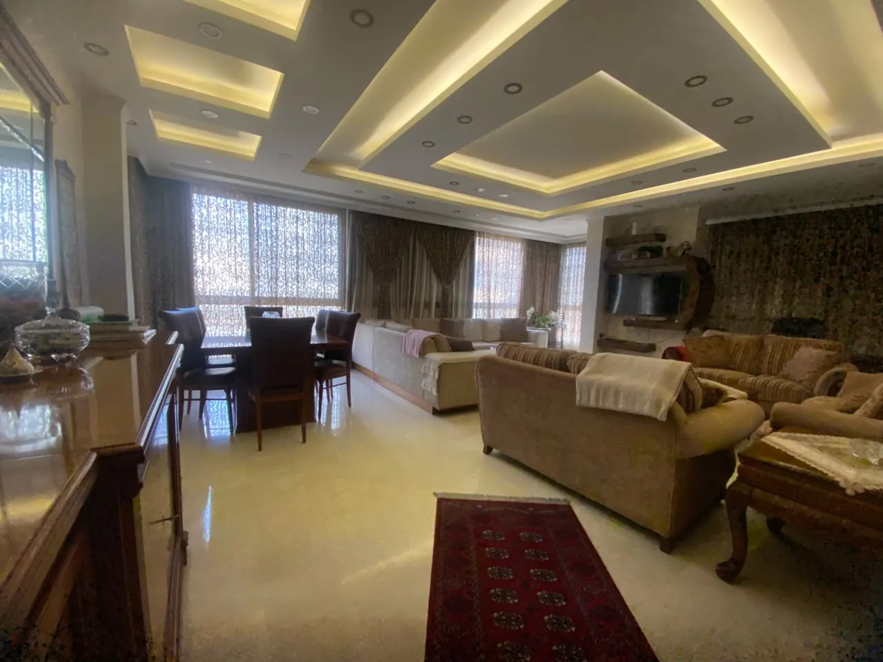 3-Bedroom Apartment For Sale in Tallet El-Khayat, Beirut — الصورة 2