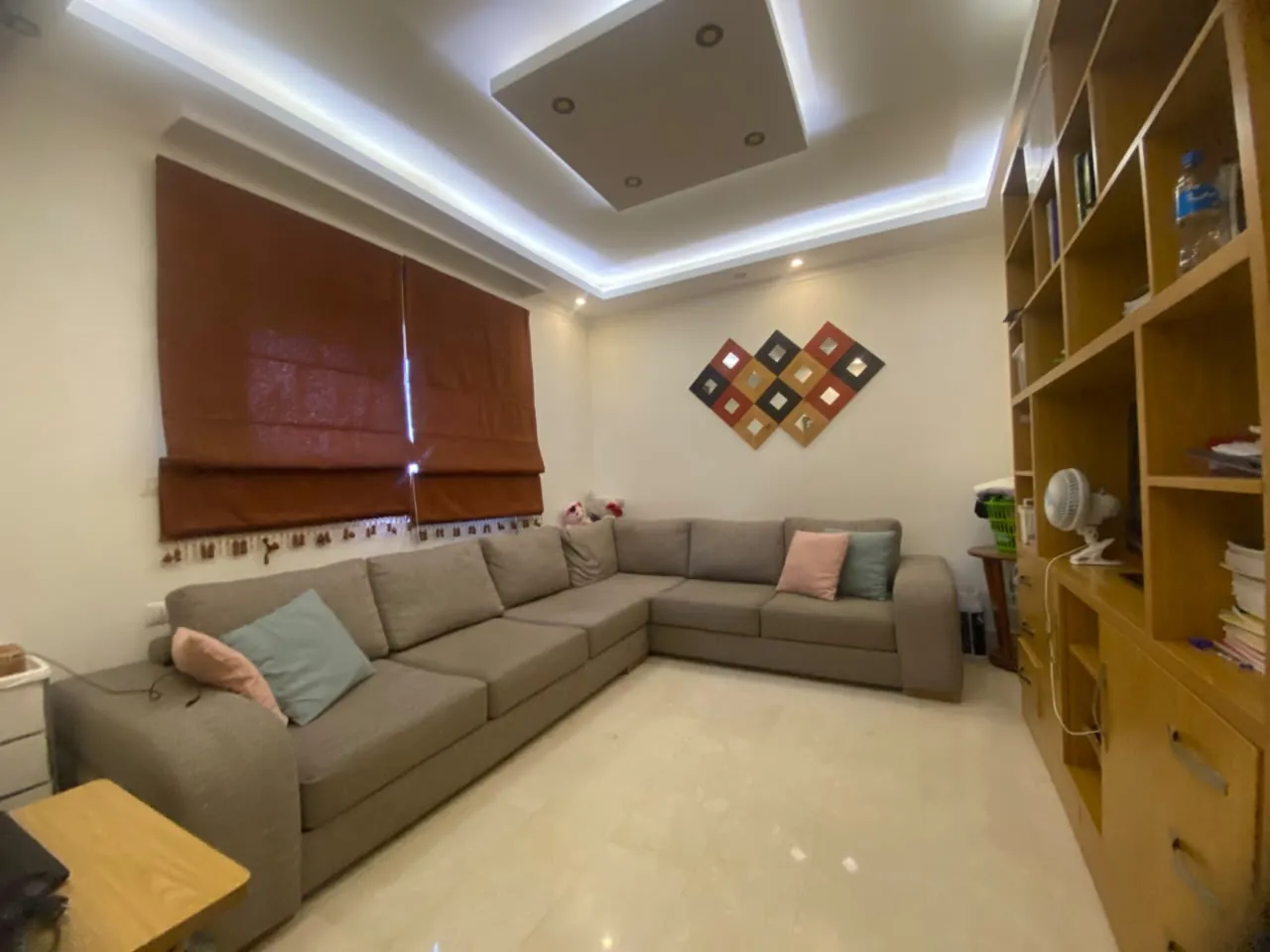 3-Bedroom Apartment For Sale in Tallet El-Khayat, Beirut — الصورة 3