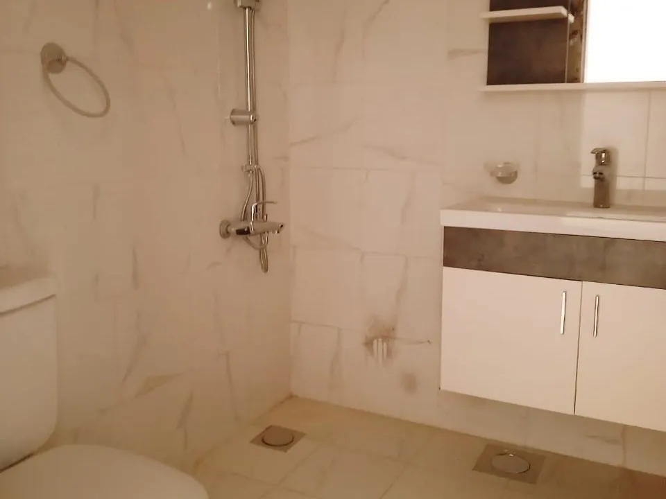 3-Bedroom Apartment with Sea View For Sale in Haret Sakher — الصورة 7