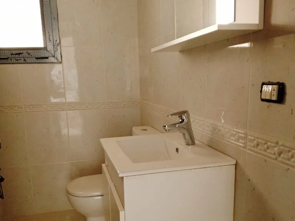 3-Bedroom Apartment with Sea View For Sale in Haret Sakher — الصورة 9