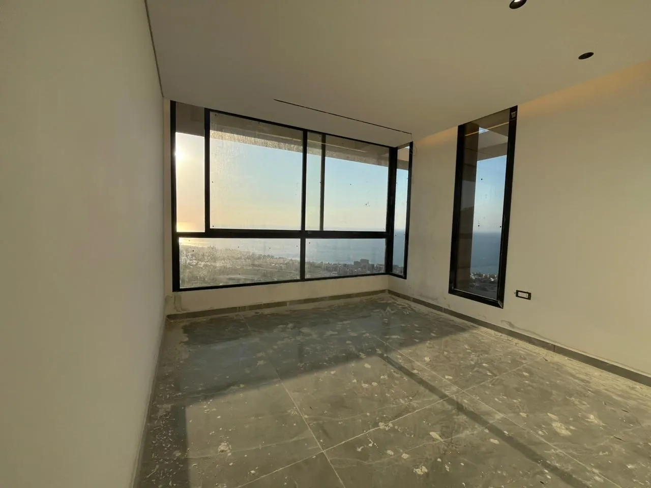 Brand New 3-Bedroom Apartment with Panoramic Sea View For Sale in Koura — الصورة 3