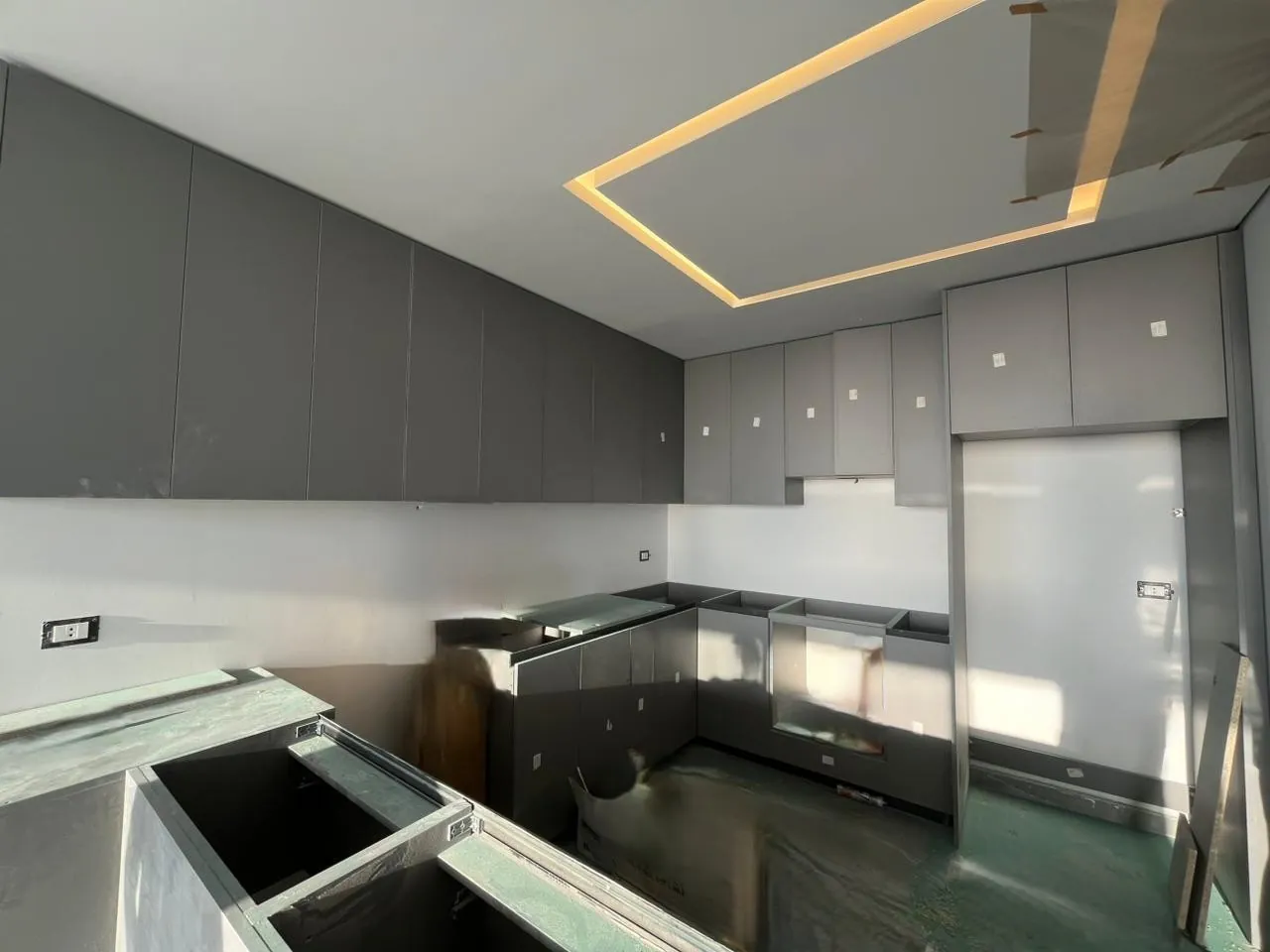 Brand New 3-Bedroom Apartment with Panoramic Sea View For Sale in Koura — الصورة 4
