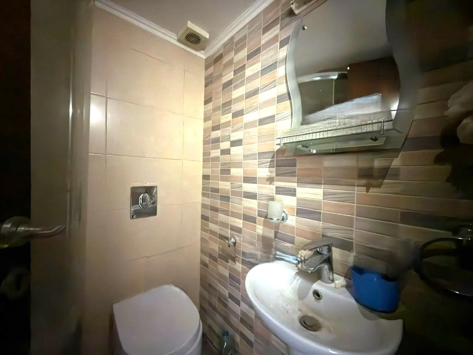 Spacious 3-Bedroom Apartment with Sea View For Rent in Gemmayzeh — photo 8