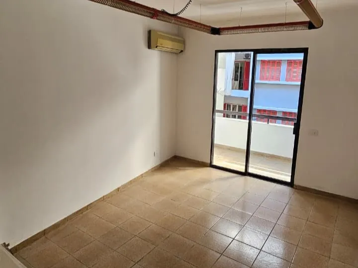 100 SQM Office For Rent in Achrafieh, Saydeh — الصورة 4