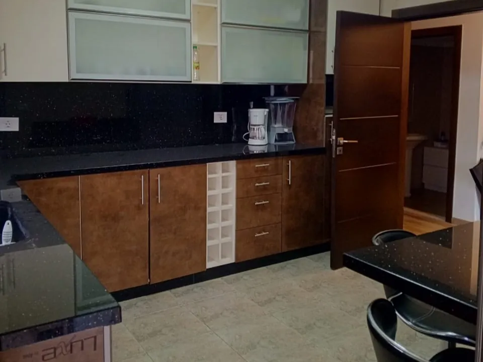 Semi-Furnished Apartment With Sea View For Sale in Ghadir — الصورة 5