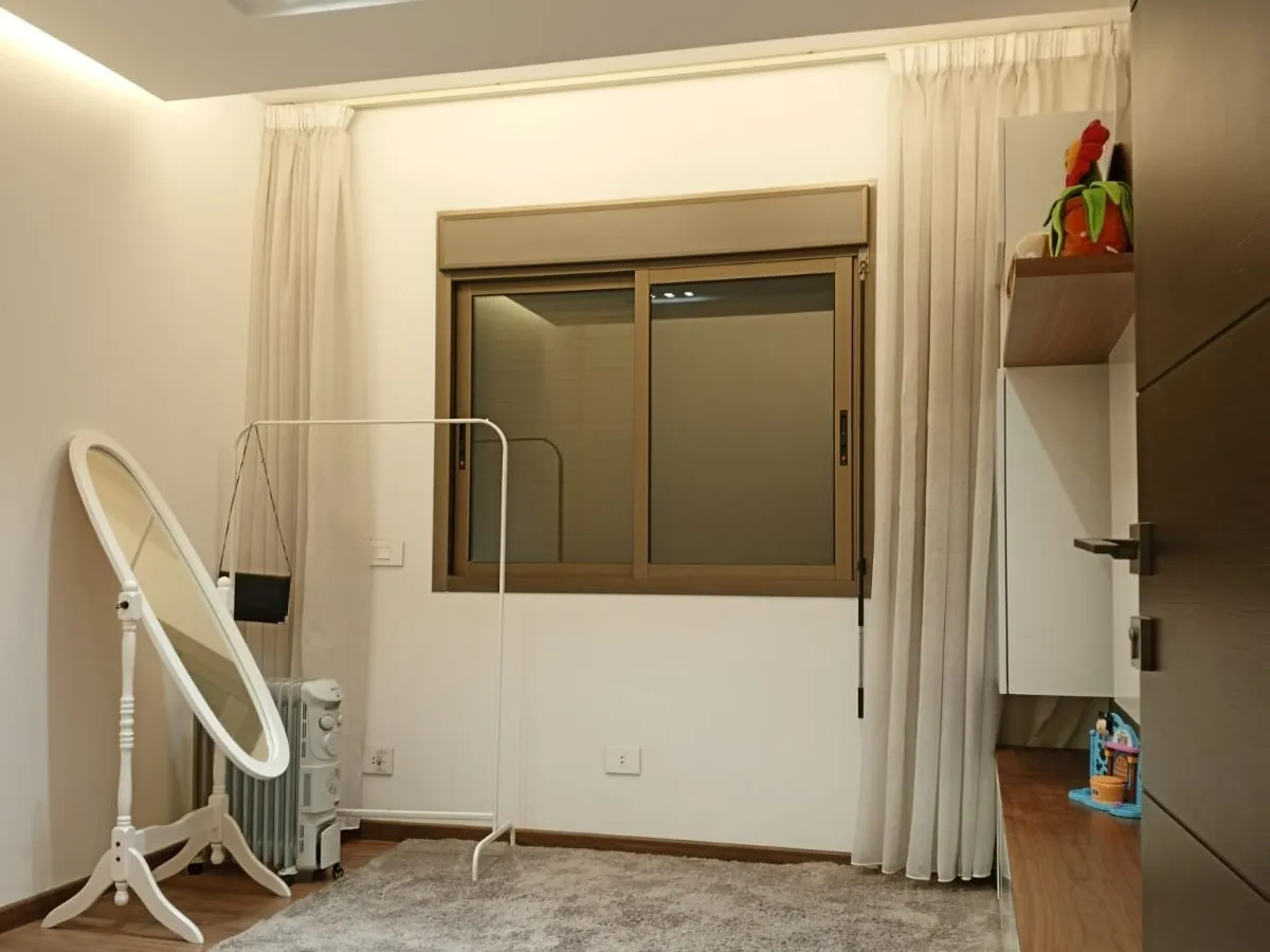 Semi-Furnished Apartment With Sea View For Sale in Ghadir — الصورة 8