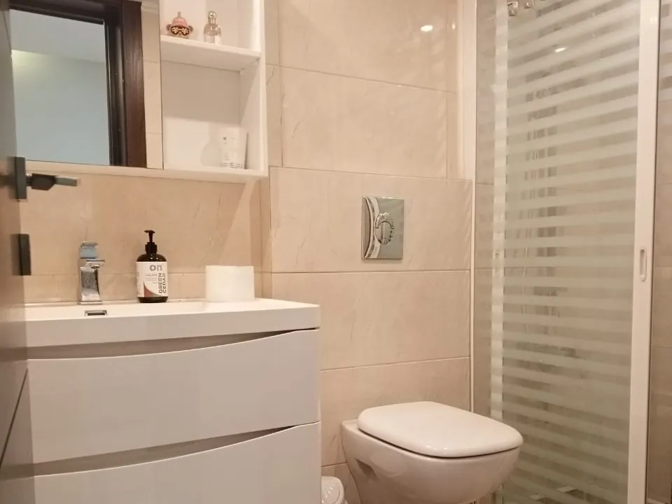Semi-Furnished Apartment With Sea View For Sale in Ghadir — الصورة 9